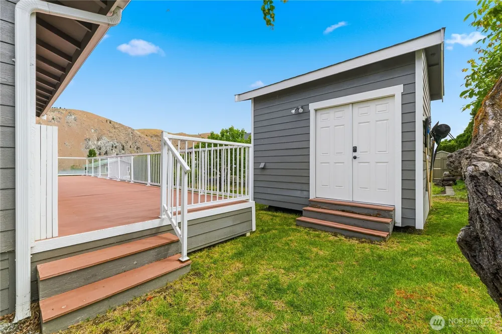 400 W Emerson Drive Orondo, WA 98843