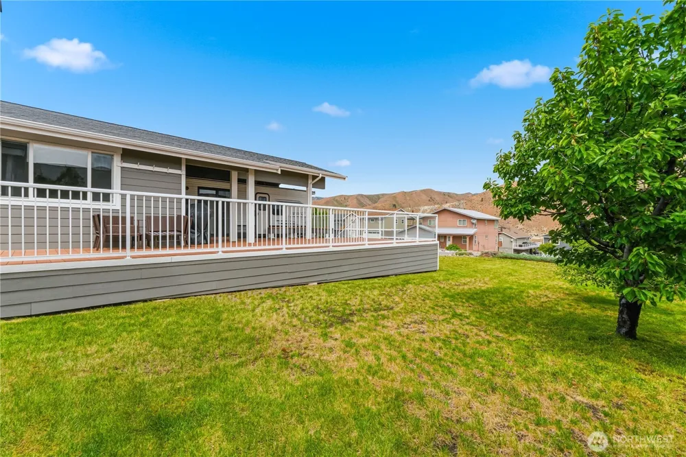 400 W Emerson Drive Orondo, WA 98843