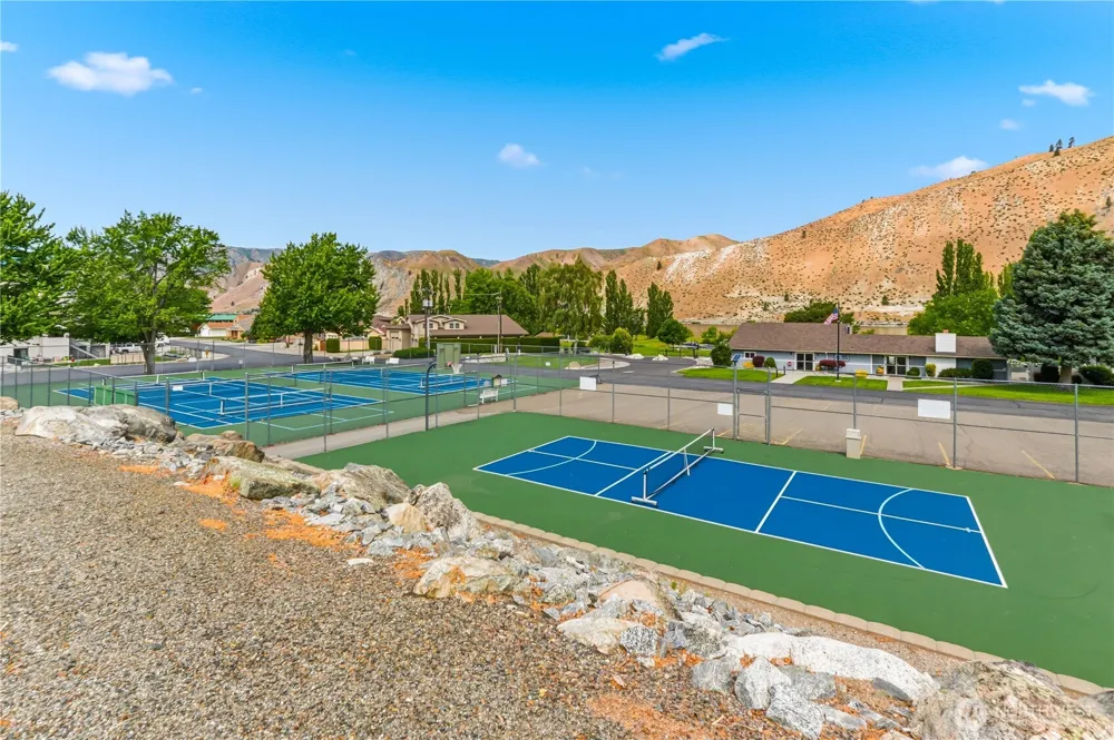 400 W Emerson Drive Orondo, WA 98843
