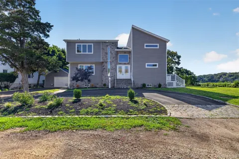 35 Adams Avenue