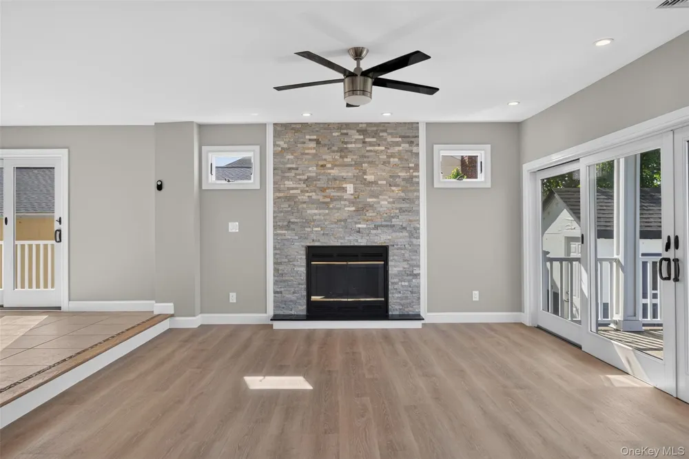 35 Adams Avenue Bayville, NY 11709