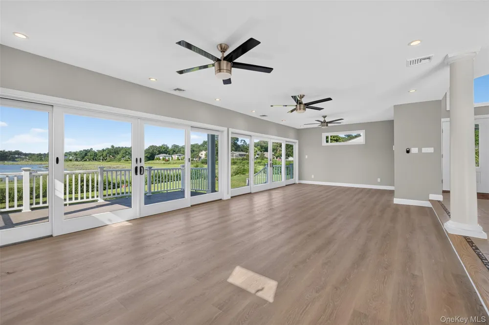 35 Adams Avenue Bayville, NY 11709