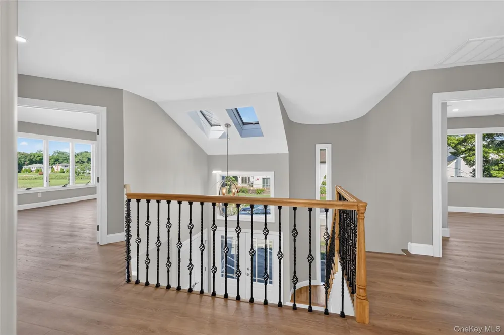 35 Adams Avenue Bayville, NY 11709