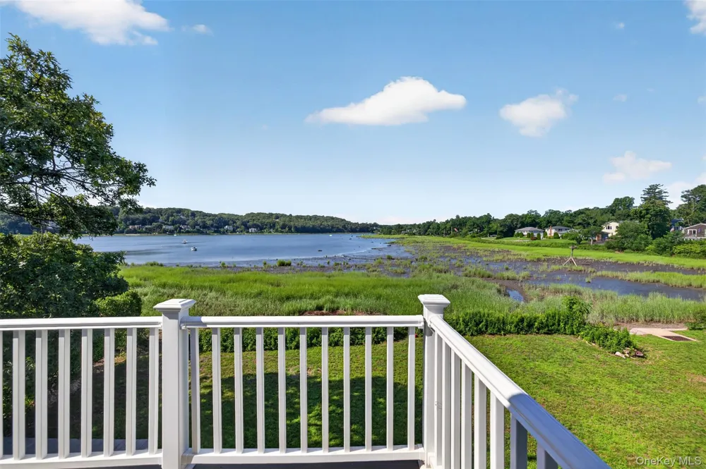 35 Adams Avenue Bayville, NY 11709