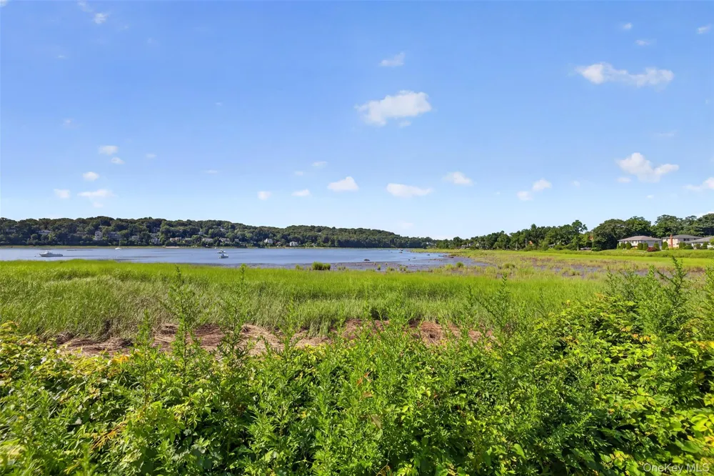 35 Adams Avenue Bayville, NY 11709