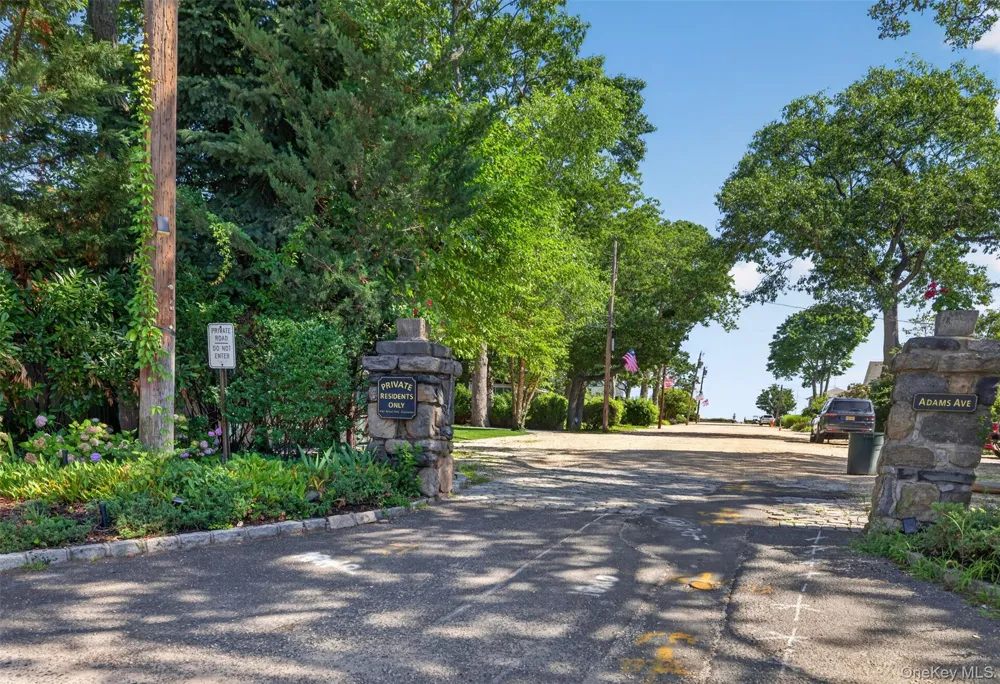 35 Adams Avenue Bayville, NY 11709