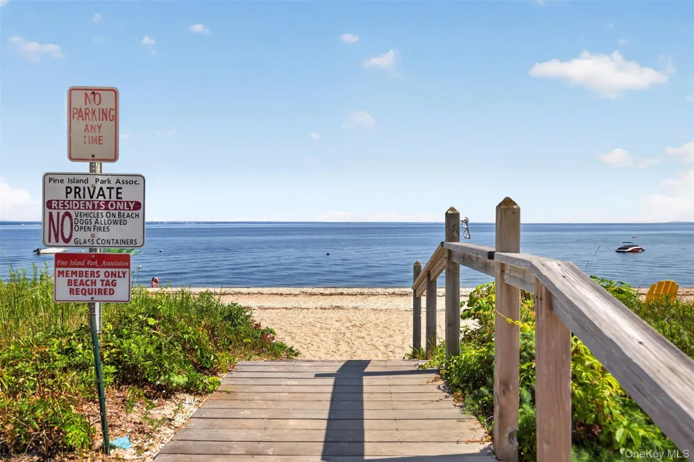 35 Adams Avenue Bayville, NY 11709