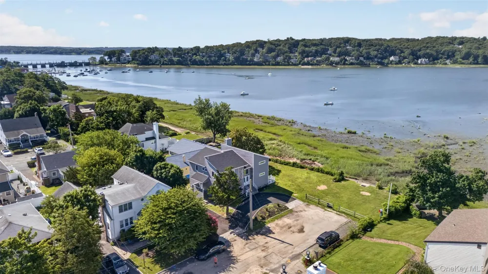35 Adams Avenue Bayville, NY 11709