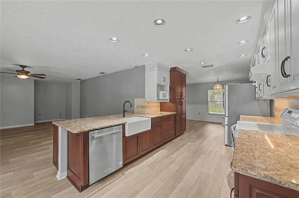 5242 COUNTY LINE ROAD Lakeland, FL 33811