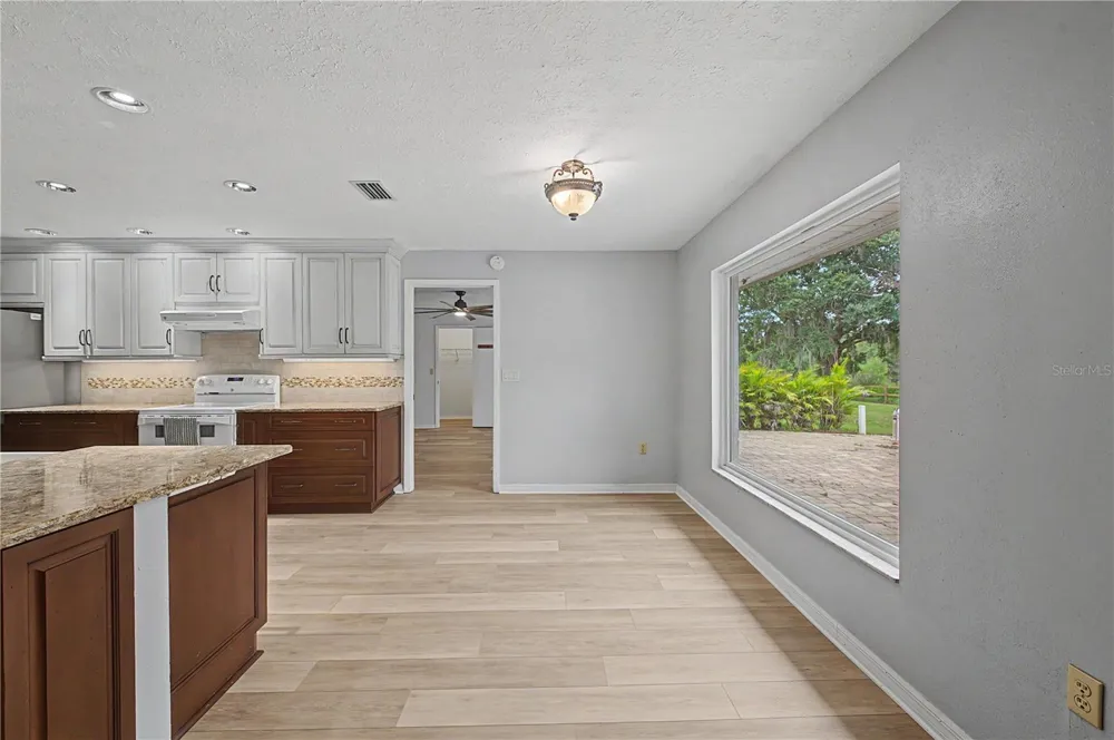 5242 COUNTY LINE ROAD Lakeland, FL 33811