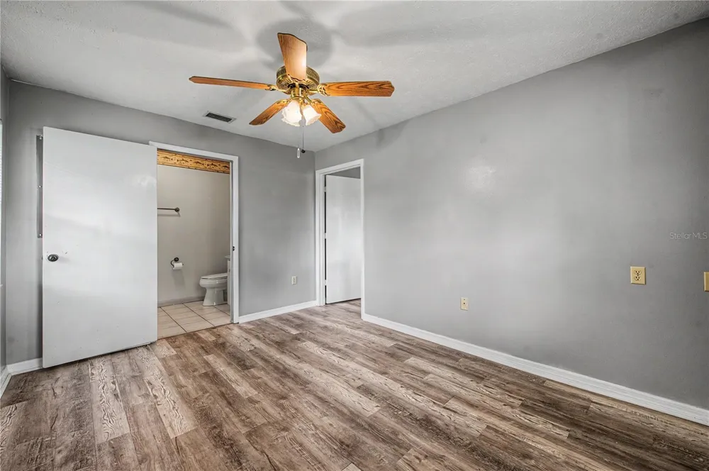 5242 COUNTY LINE ROAD Lakeland, FL 33811