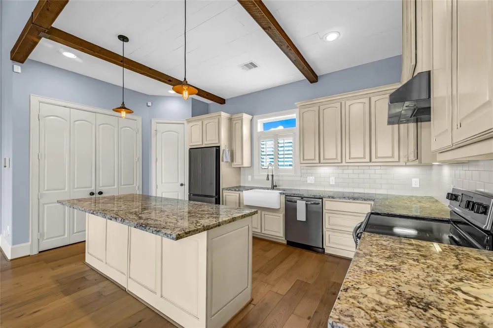 2001 Laguna Harbor Cove Boulevard Port Bolivar, TX 77650