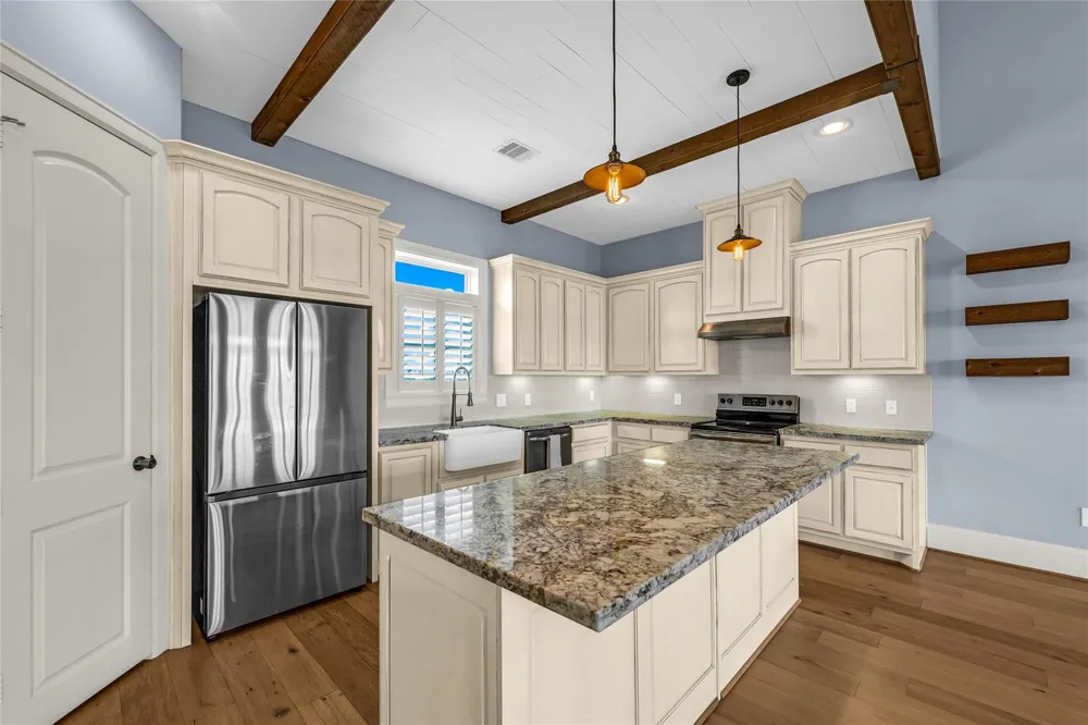 2001 Laguna Harbor Cove Boulevard Port Bolivar, TX 77650