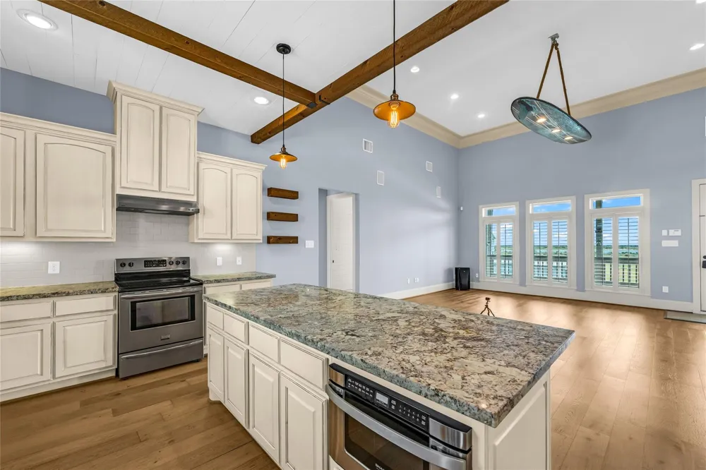 2001 Laguna Harbor Cove Boulevard Port Bolivar, TX 77650