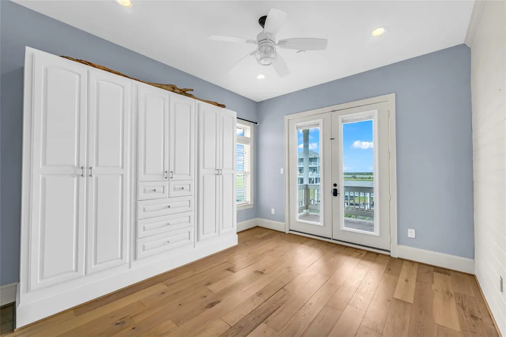 2001 Laguna Harbor Cove Boulevard Port Bolivar, TX 77650