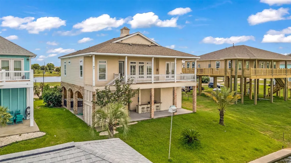 2001 Laguna Harbor Cove Boulevard Port Bolivar, TX 77650
