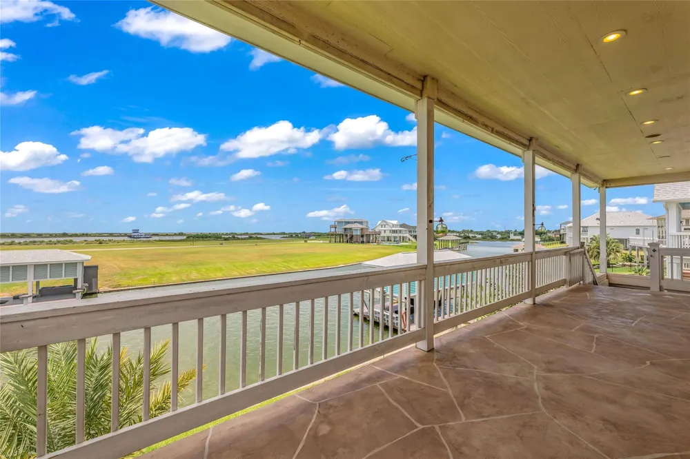 2001 Laguna Harbor Cove Boulevard Port Bolivar, TX 77650