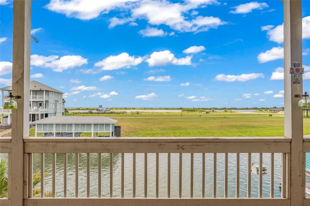 2001 Laguna Harbor Cove Boulevard Port Bolivar, TX 77650