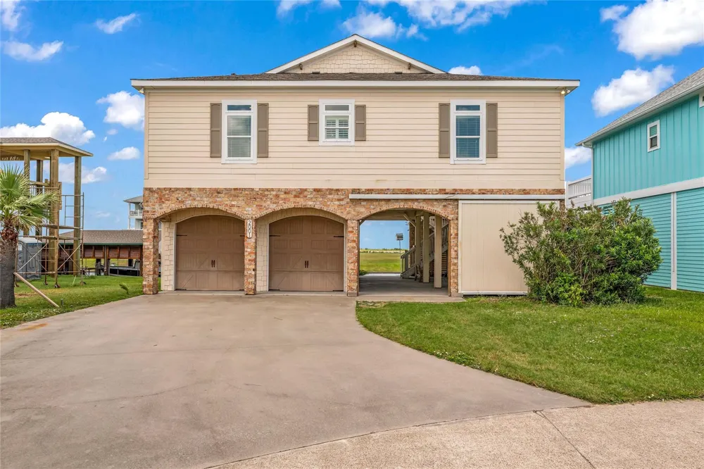 2001 Laguna Harbor Cove Boulevard Port Bolivar, TX 77650