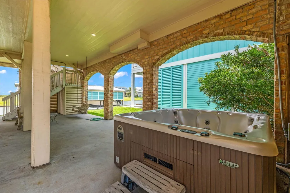2001 Laguna Harbor Cove Boulevard Port Bolivar, TX 77650
