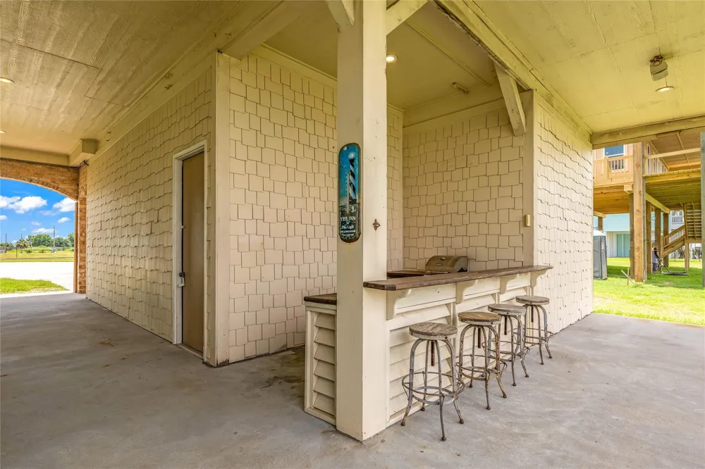 2001 Laguna Harbor Cove Boulevard Port Bolivar, TX 77650