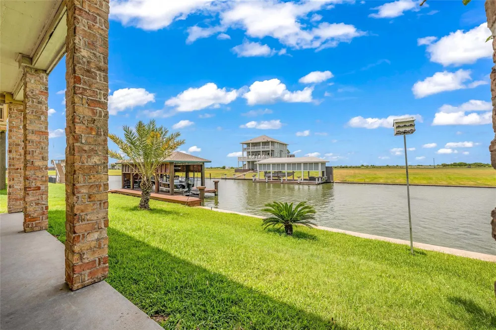 2001 Laguna Harbor Cove Boulevard Port Bolivar, TX 77650