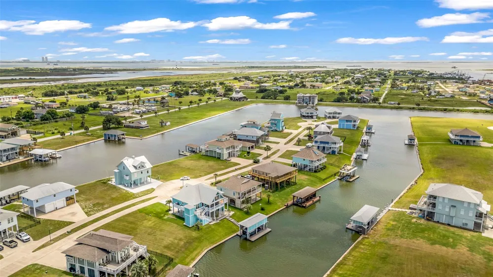2001 Laguna Harbor Cove Boulevard Port Bolivar, TX 77650