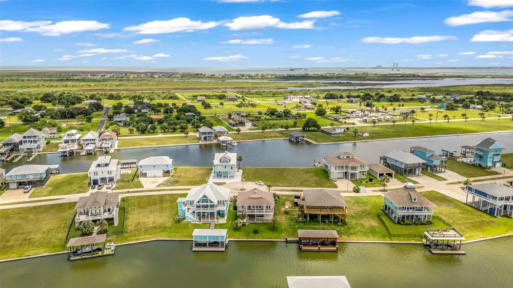 2001 Laguna Harbor Cove Boulevard Port Bolivar, TX 77650