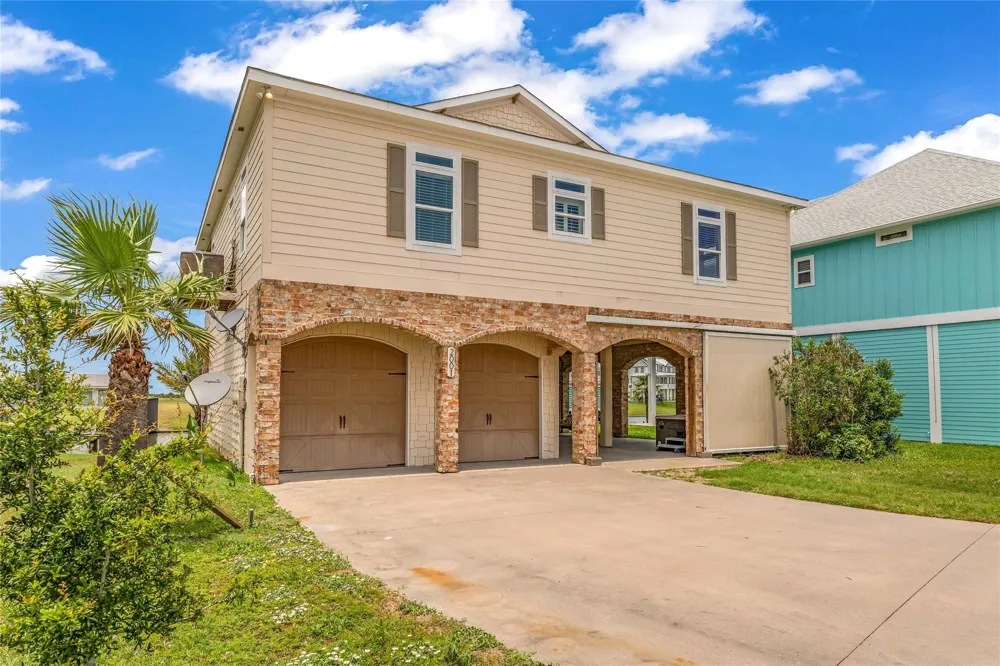2001 Laguna Harbor Cove Boulevard Port Bolivar, TX 77650
