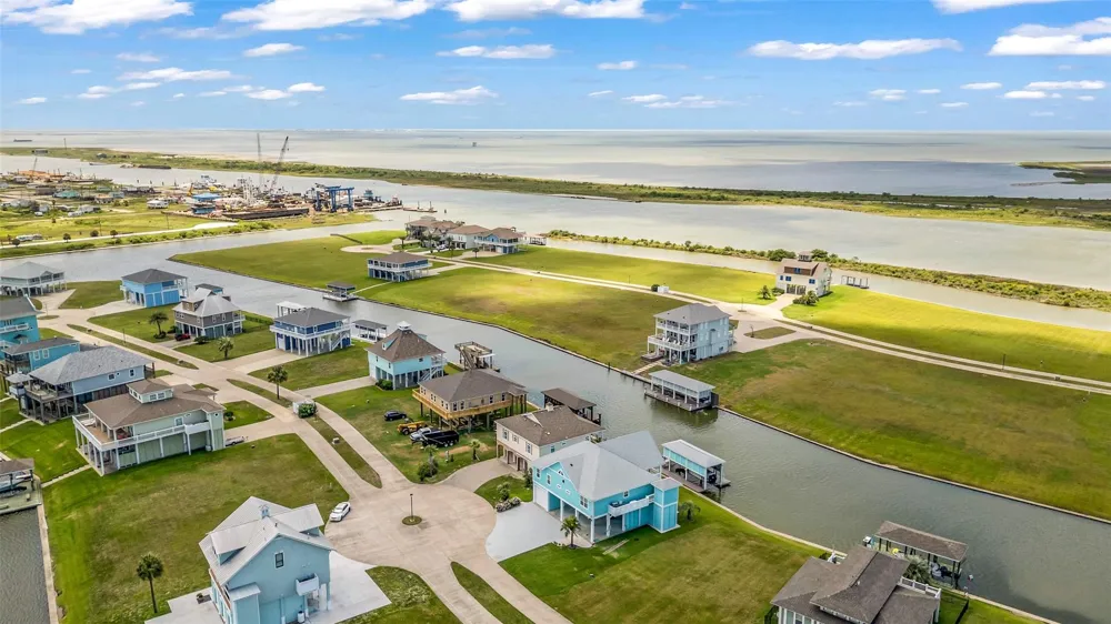2001 Laguna Harbor Cove Boulevard Port Bolivar, TX 77650