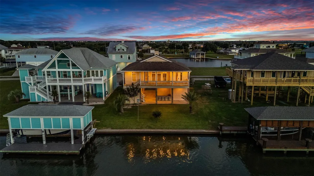 2001 Laguna Harbor Cove Boulevard Port Bolivar, TX 77650