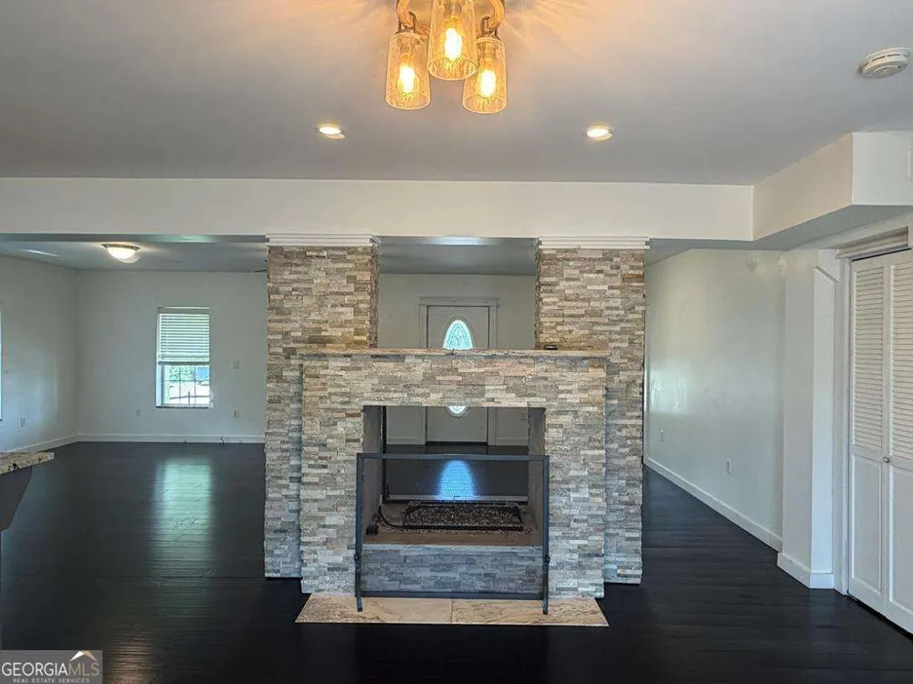 17 Town Square RD Morganton, GA 30560