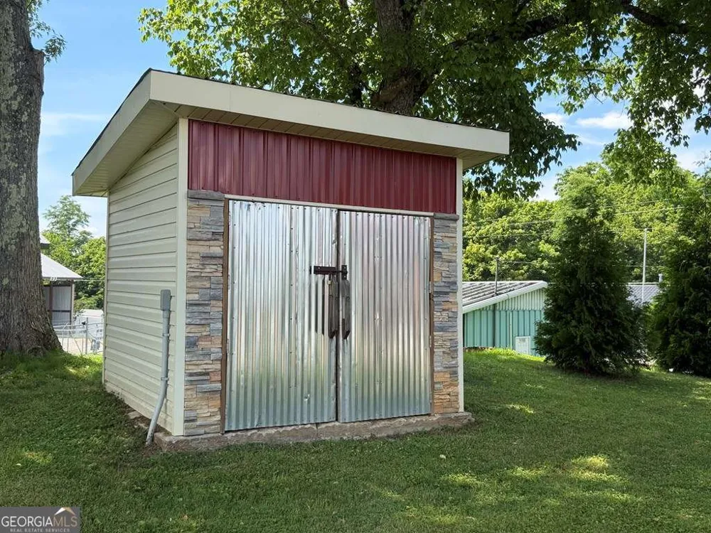 17 Town Square RD Morganton, GA 30560