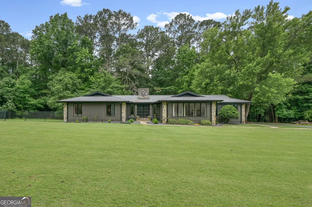40 Round Lake RD Griffin, GA 30224