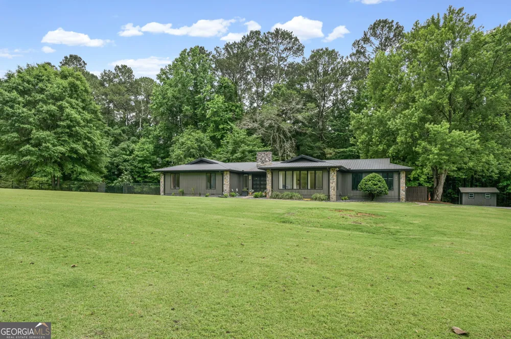 40 Round Lake RD Griffin, GA 30224