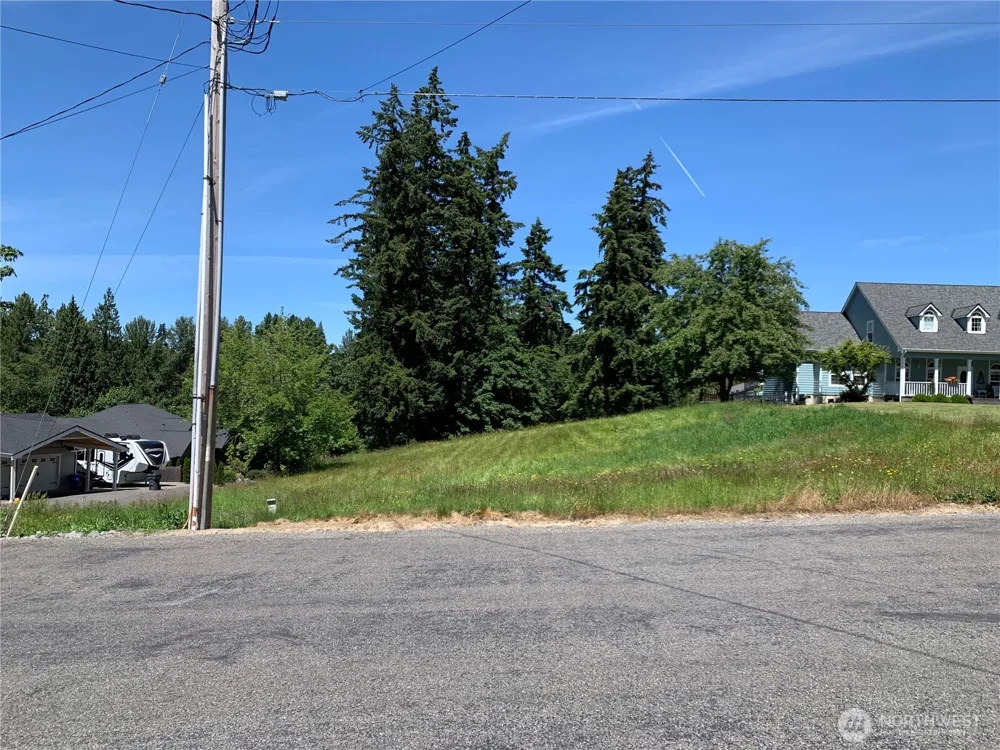 9805 31st Street E Edgewood, WA 98371