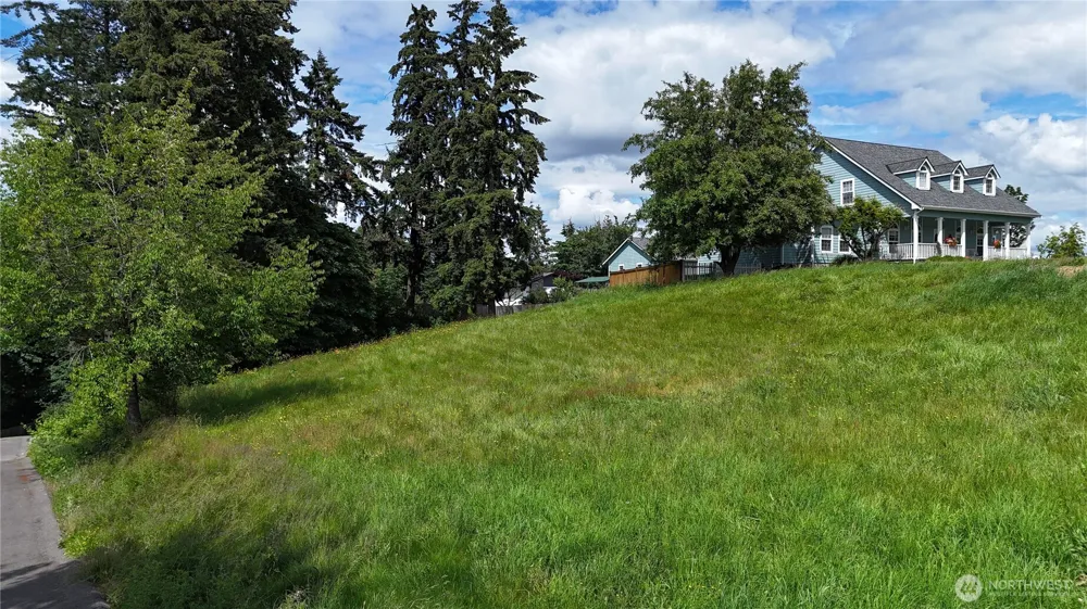 9805 31st Street E Edgewood, WA 98371