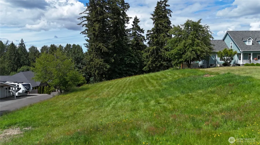 9805 31st Street E Edgewood, WA 98371