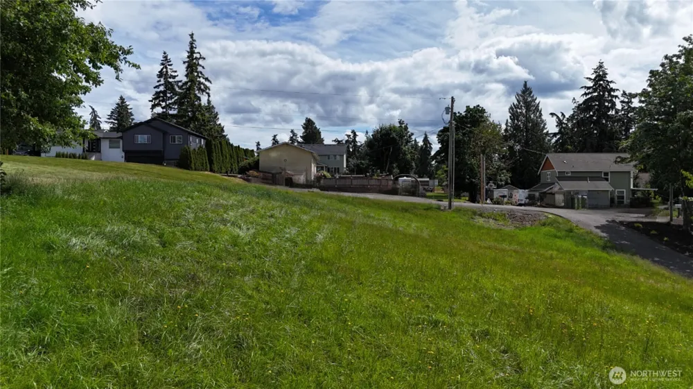 9805 31st Street E Edgewood, WA 98371