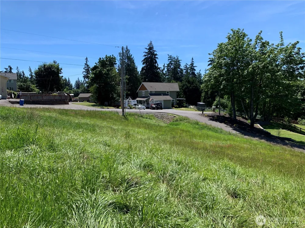 9805 31st Street E Edgewood, WA 98371