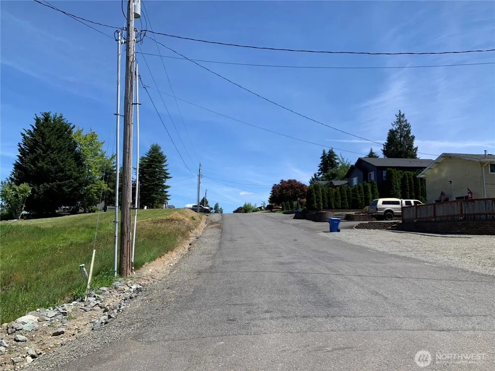 9805 31st Street E Edgewood, WA 98371