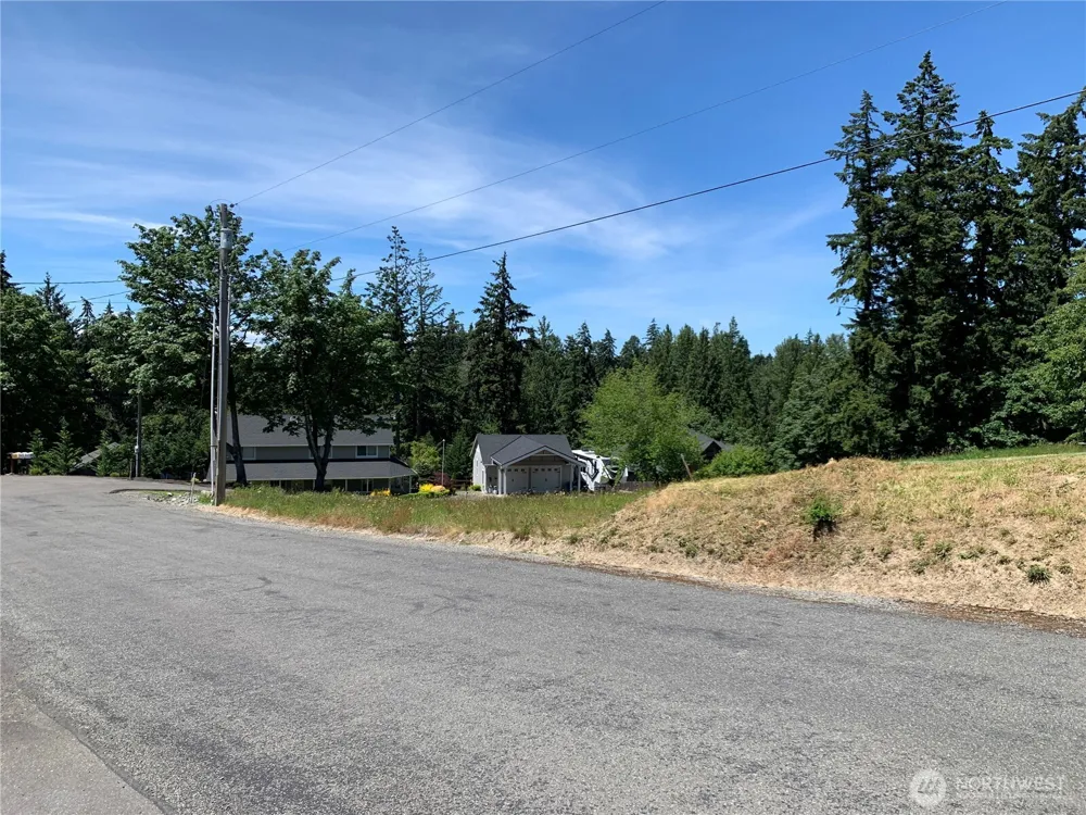 9805 31st Street E Edgewood, WA 98371