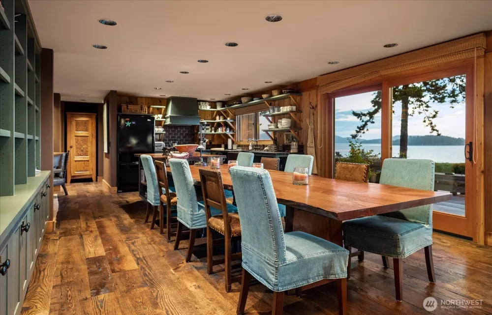 5837 Ambleside Loop Anacortes, WA 98221