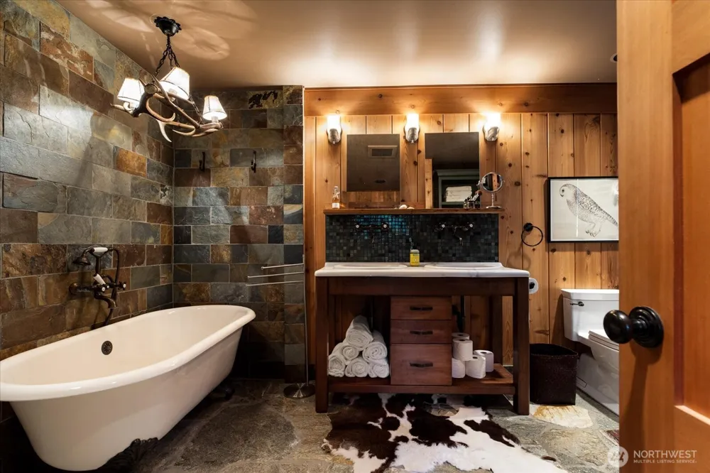 5837 Ambleside Loop Anacortes, WA 98221