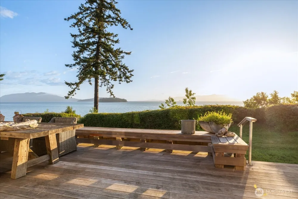5837 Ambleside Loop Anacortes, WA 98221