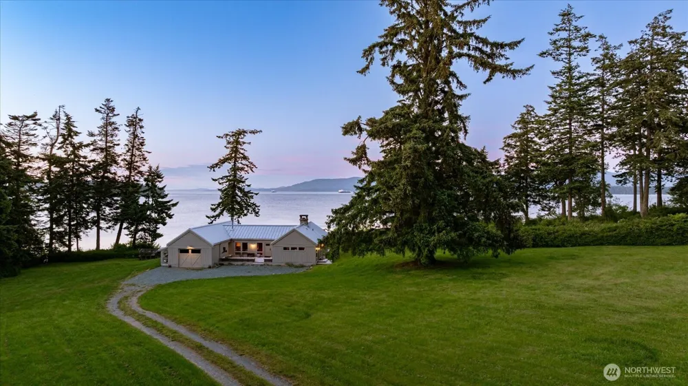 5837 Ambleside Loop Anacortes, WA 98221