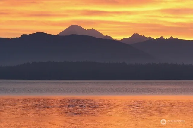 5837 Ambleside Loop Anacortes, WA 98221