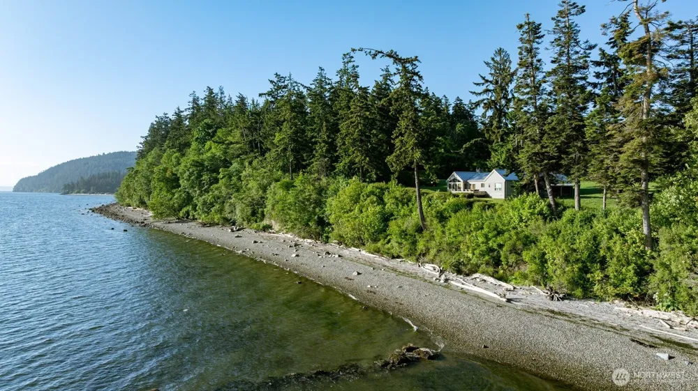 5837 Ambleside Loop Anacortes, WA 98221