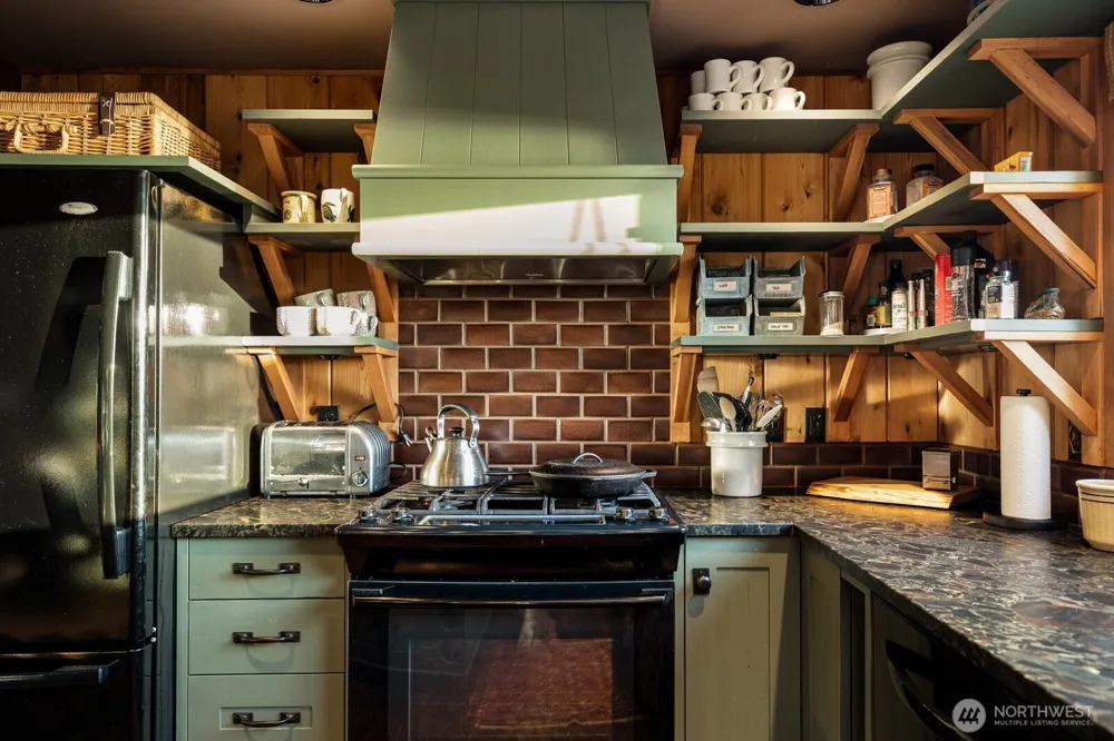 5837 Ambleside Loop Anacortes, WA 98221
