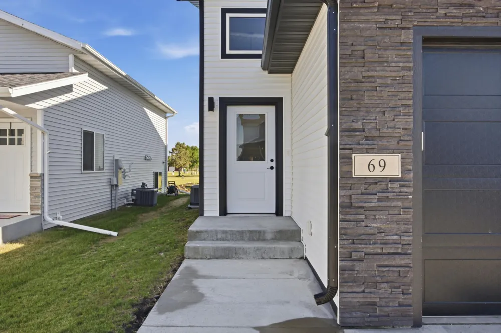 69 Cedar Drive Mapleton, ND 58059